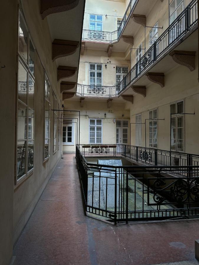 شقة بودابست  في Old Town Apart المظهر الخارجي الصورة
